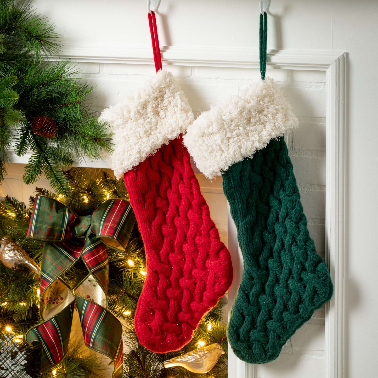 KNITTED RED GREEN STOCKING SET